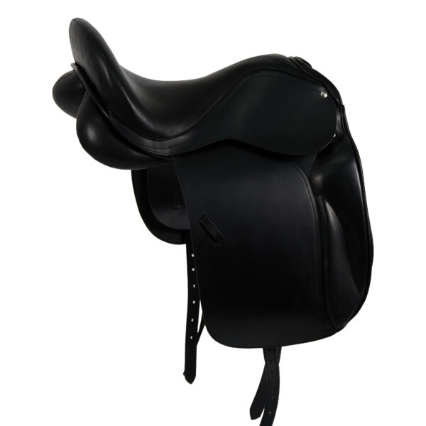 Выездковое седло Shake