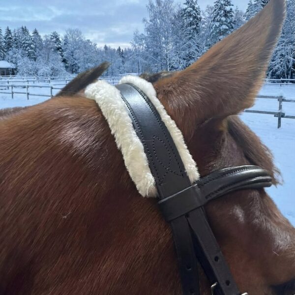Трензельное оголовье с мехом Комфорт HorsePlanet